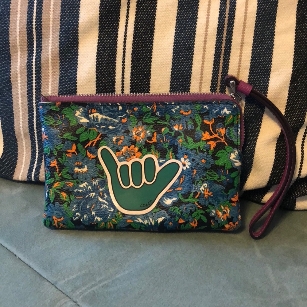 Coach wristlet (broken zipper)